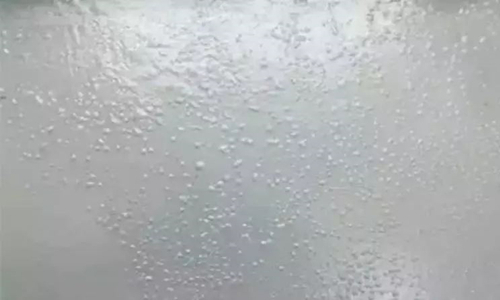 自流平地坪起泡的原因 怎么及時補(bǔ)救